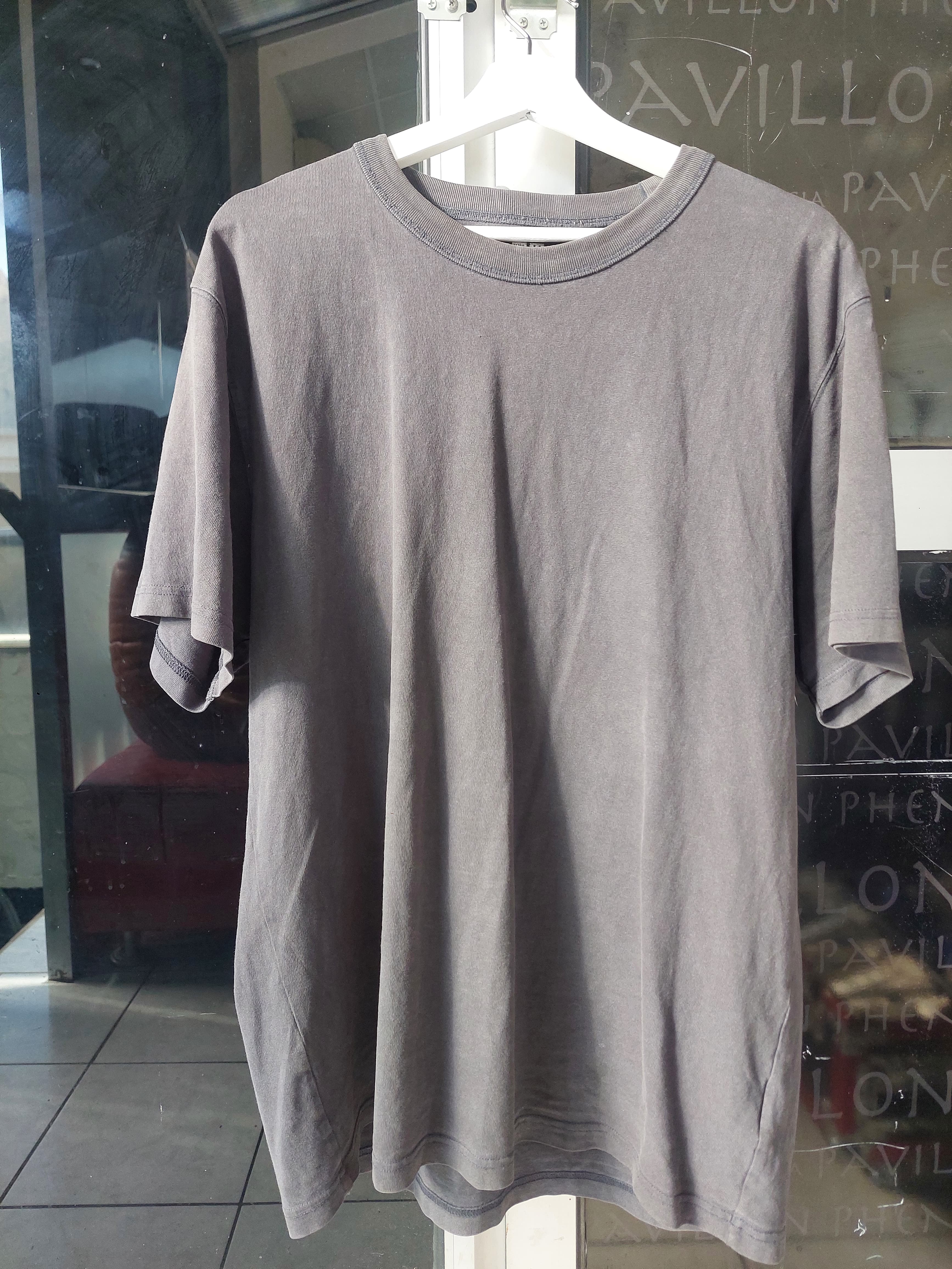 t shirt gris